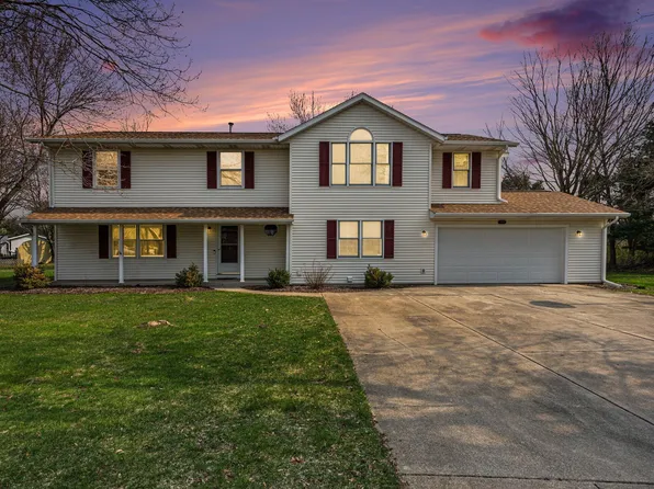 8905 Lori Ct, Portage, MI 49024