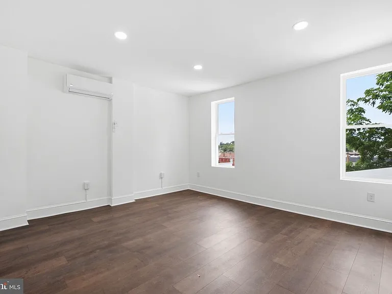 267 S Potomac St #4 — Photo 11