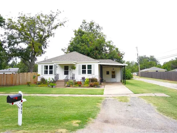 905 N 10th St, Perry, OK 73077