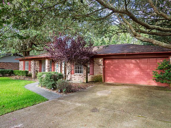 3rd image of 220 Saratoga Dr