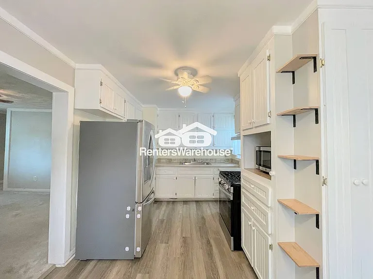8455 Radnor Rd — Photo 12