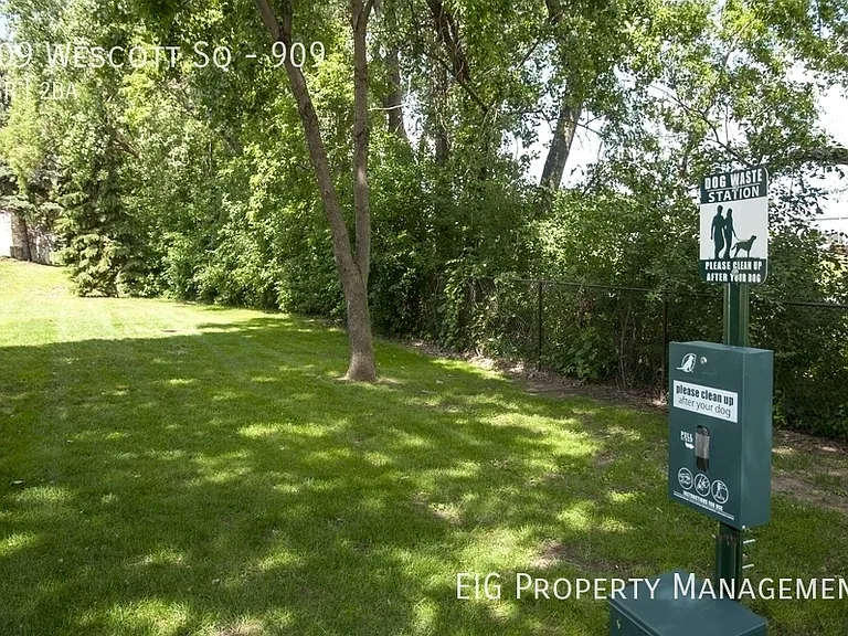 909 Wescott Sq #909 — Photo 38