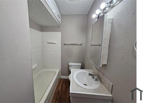 4131 NW 23rd St — Photo 7