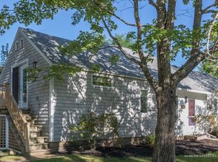15 Cove Rd, Camden, ME 04843