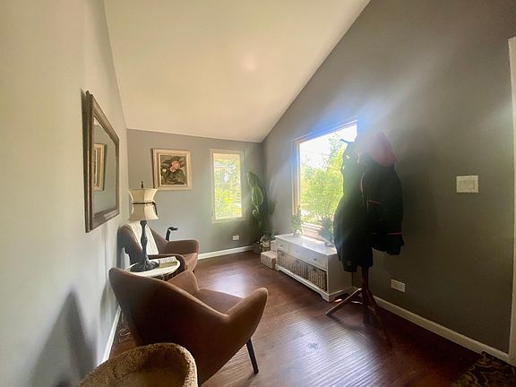 2nd image of 583 Chicago Ave