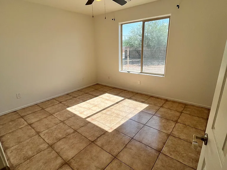 1309 W Cedar St — Photo 12
