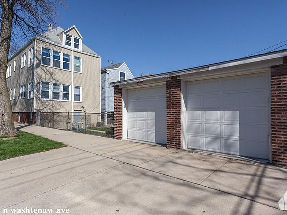 4th image of 2901 N Washtenaw Ave #1321