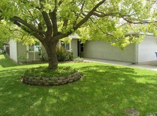 605 McKenzie Dr, Dixon, CA 95620