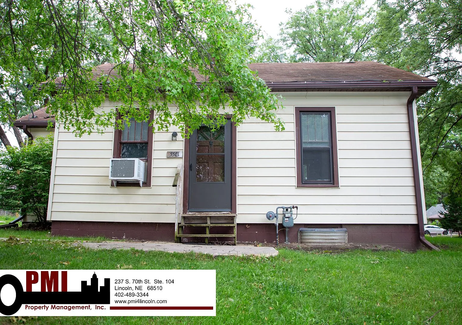 1 Bedroom, 1.5 Bathroom, House For Rent Available Now! — Photo 2