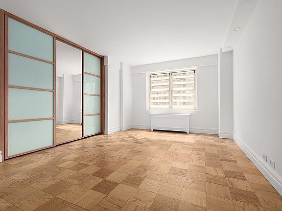 5th image of 159 W 53rd St APT 25B