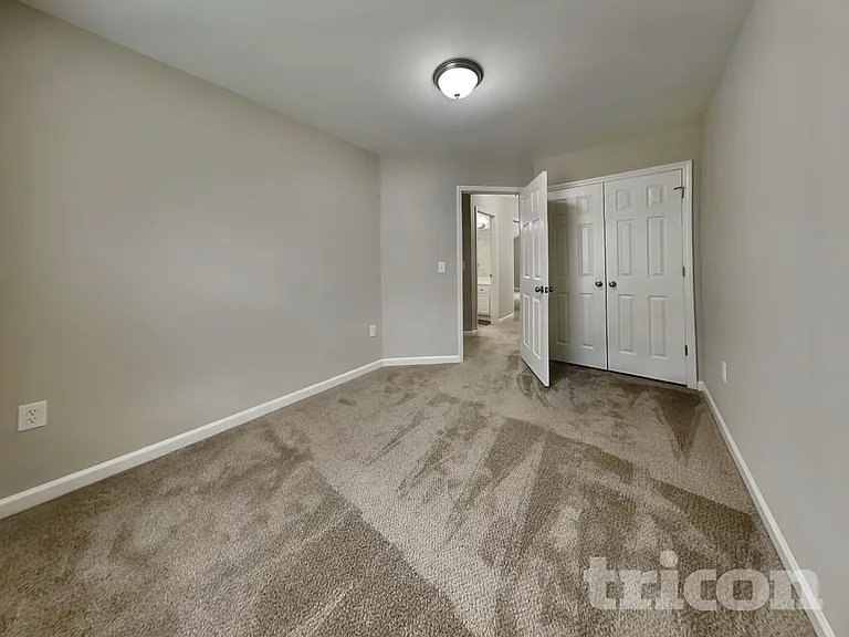 517 Parker St — Photo 12