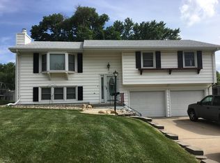 9805 Camden Ave, Omaha, NE 68134