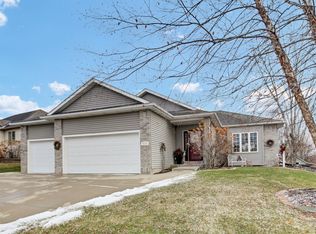 5338 Ridgeview Dr NW, Rochester, MN 55901