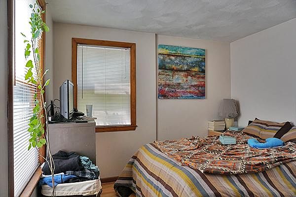 2nd image of 151 Brown St #1R