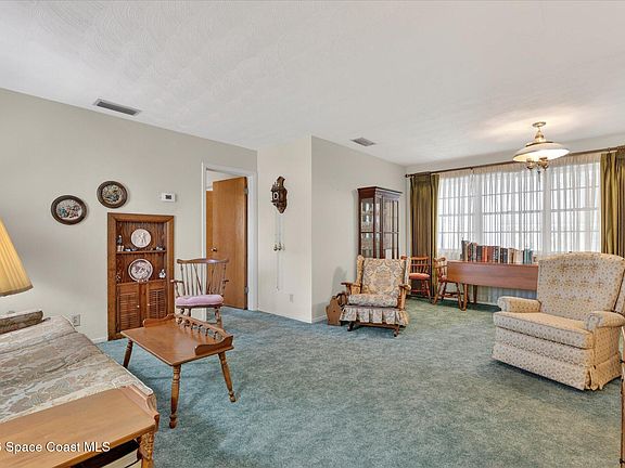 3rd image of 1324 Rivermont Dr