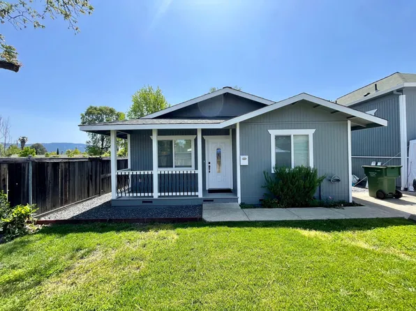 733 S Oak St #B, Ukiah, CA 95482