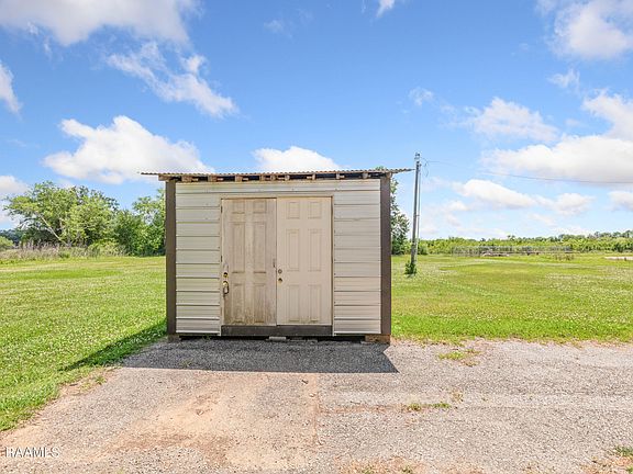 4th image of 203 Hoosier Ln