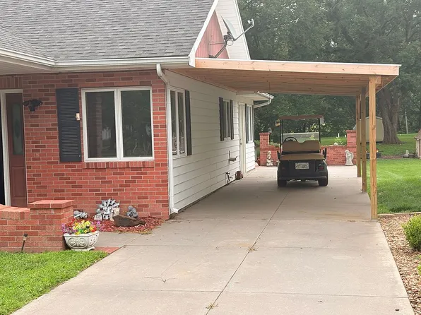 305 N Grant St, Clyde, KS 66938