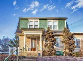 409 E Walnut St, Nazareth, PA 18064
