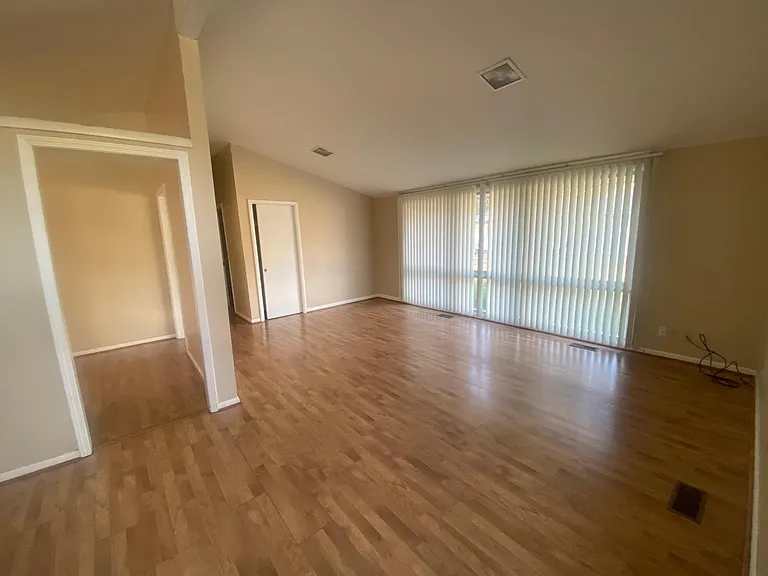 1308 Crescent Dr — Photo 9