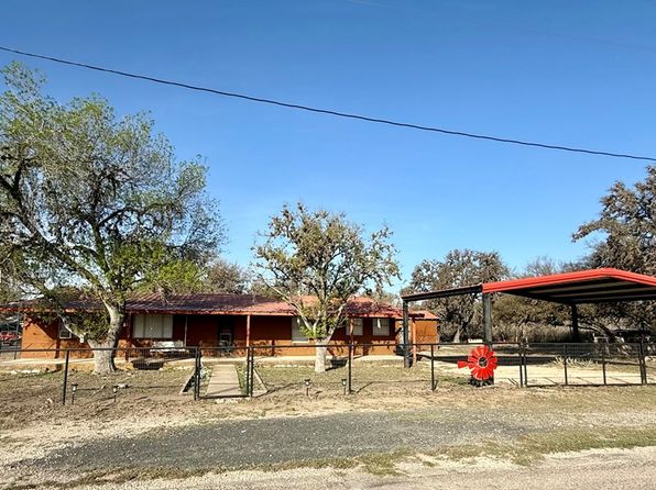200 Pecos St, Camp Wood, TX 78833