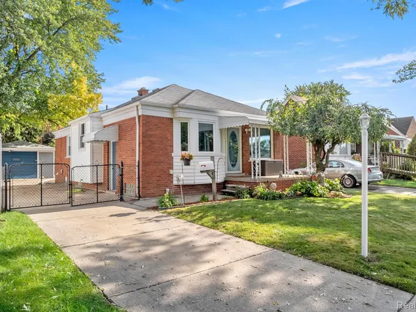 15170 Hanover Ave, Allen Park, MI 48101