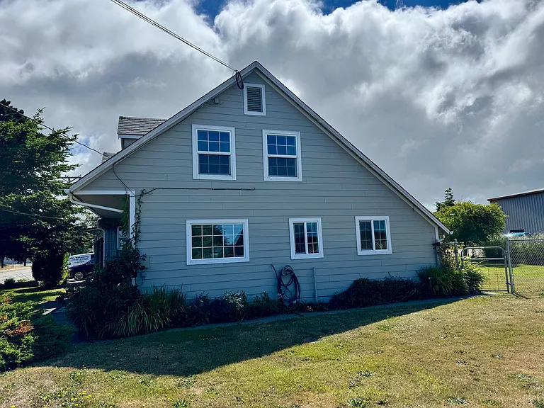 420 11th St SE — Photo 8