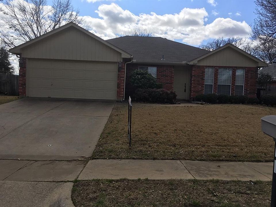 1st image of 2523 Meadowview Dr