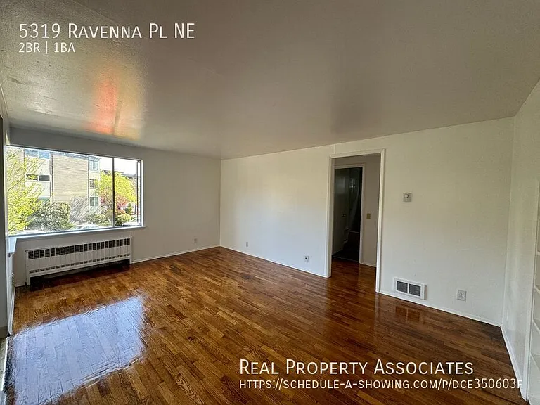5319 Ravenna Pl NE — Photo 1
