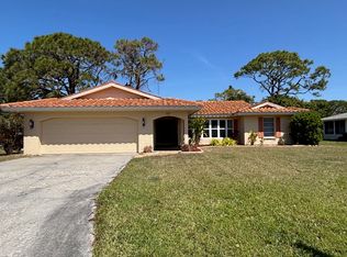 2272 Pine View Cir, Sarasota, FL 34231