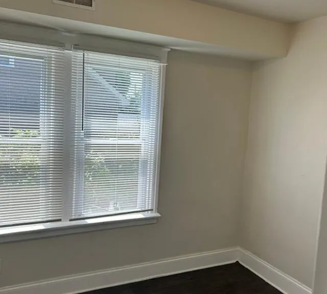 820 Greenhill Rd — Photo 5