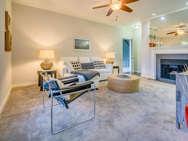 South Bluffs Apartments — Photo 68