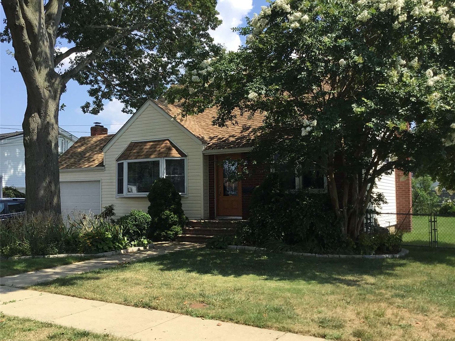 144 Deauville Boulevard, Copiague, NY 11726 Zillow