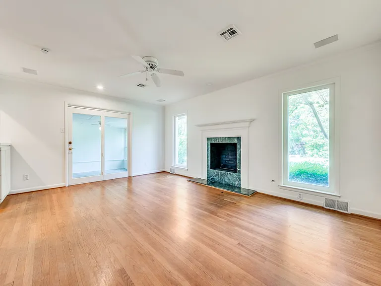10715 Royal Springs Dr — Photo 2