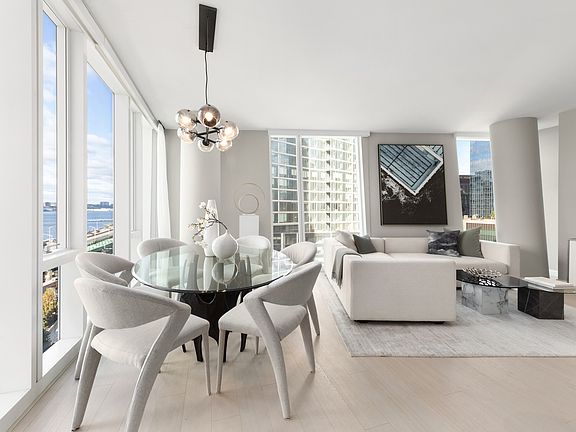 3rd image of 675 W 59th St #1210