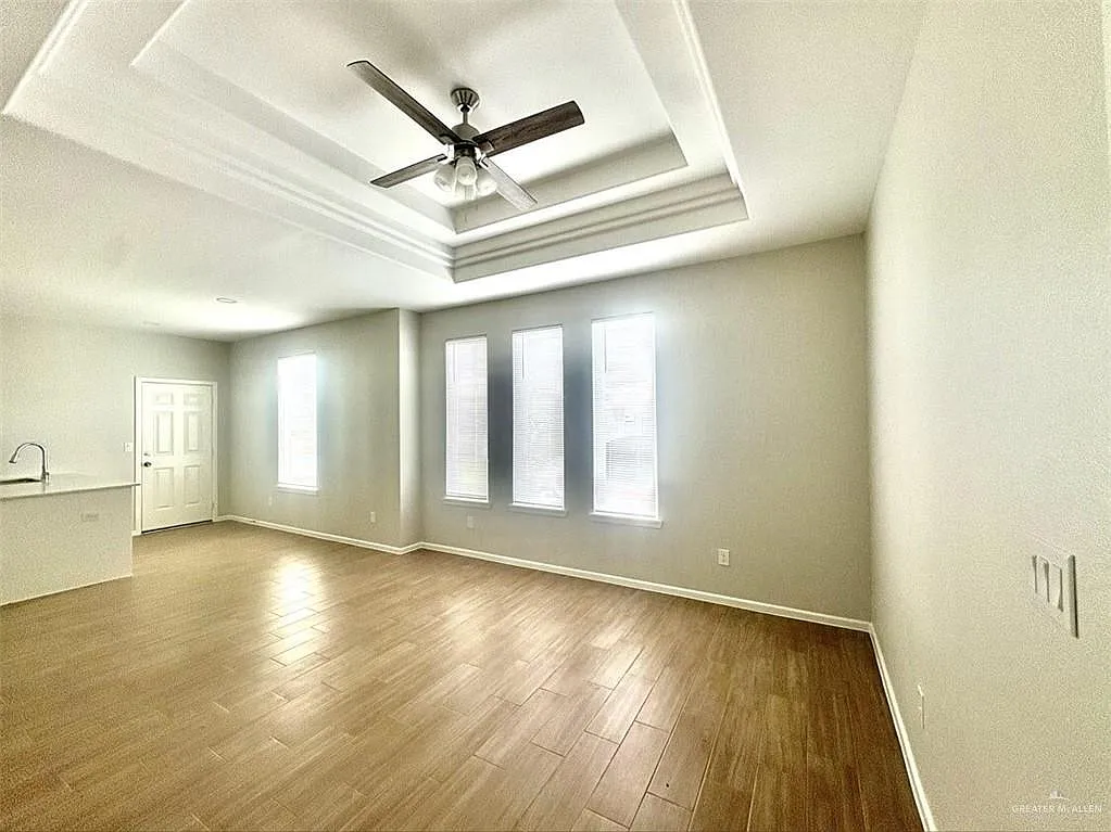 2 bed, 2.0 bath, 908 sqft, $1,075 — Photo 3