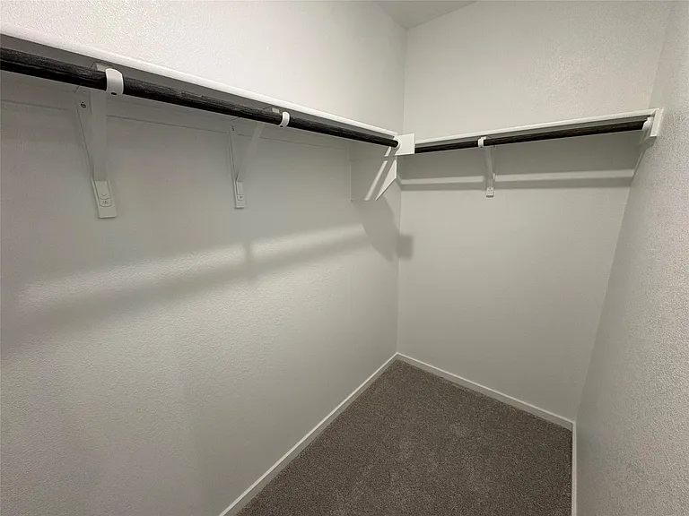 1633 Limpkin Dr — Photo 10
