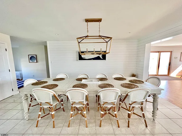 24 Ocean Dr W — Photo 7