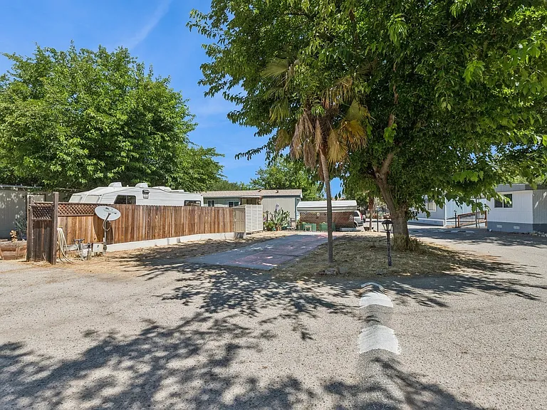 Resthaven Mobile Home Park — Photo 3