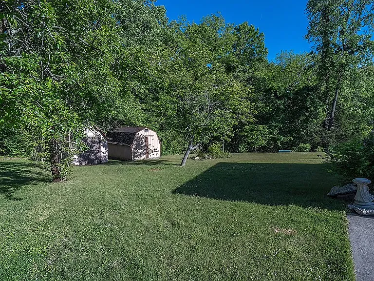 1556 Brookdale Ave — Photo 21