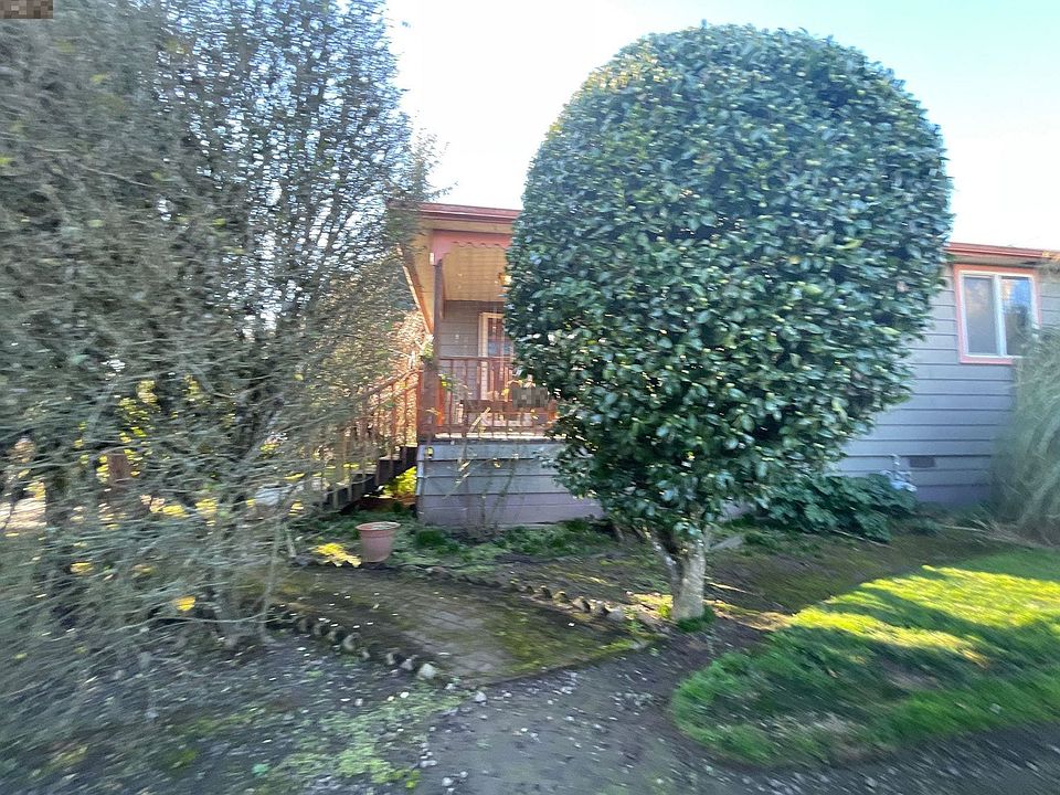 2nd image of 660-664 Monmouth St