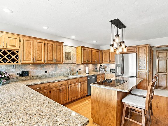 5th image of 18430 Jasper Ct