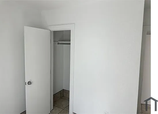5106 Bancroft Ave #6 — Photo 2