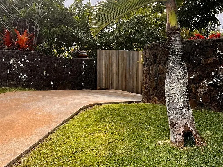 Gated Street Entrance with Pinpad and Gate Controller