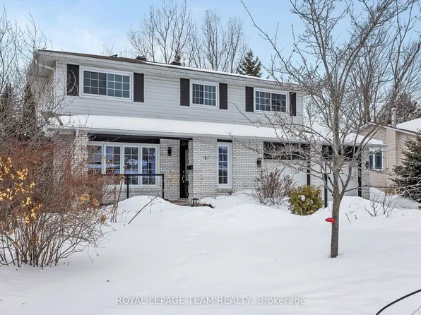 6 Stroughton Cres, Ottawa, ON K0A 3P0