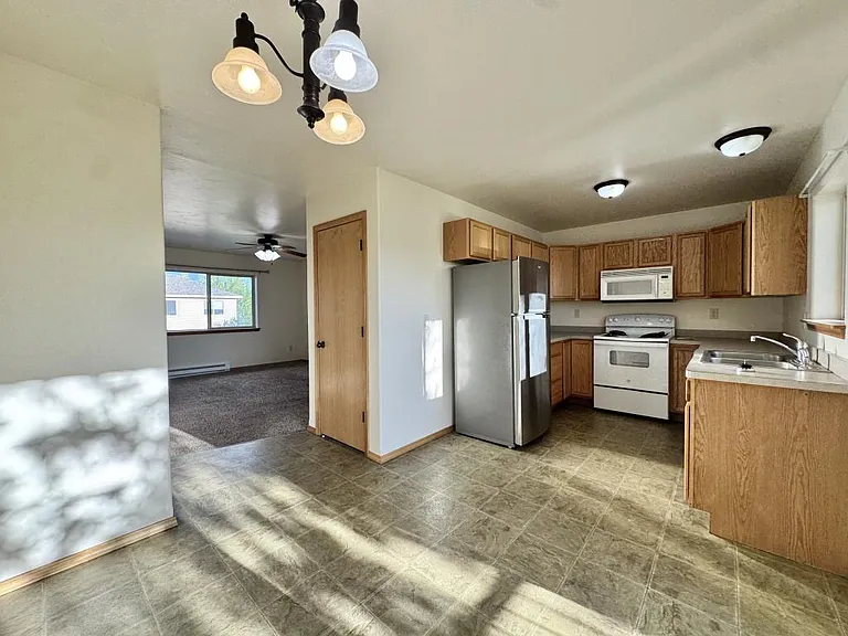 1608 Warehouse Ave #3 — Photo 7