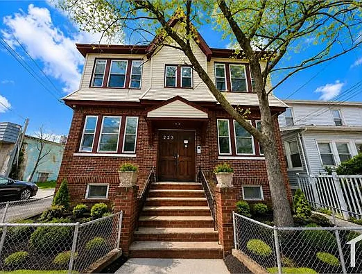 223 Munn Ave #2R