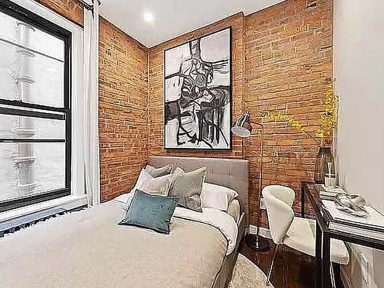 110 E 1st St #5F — Photo 7