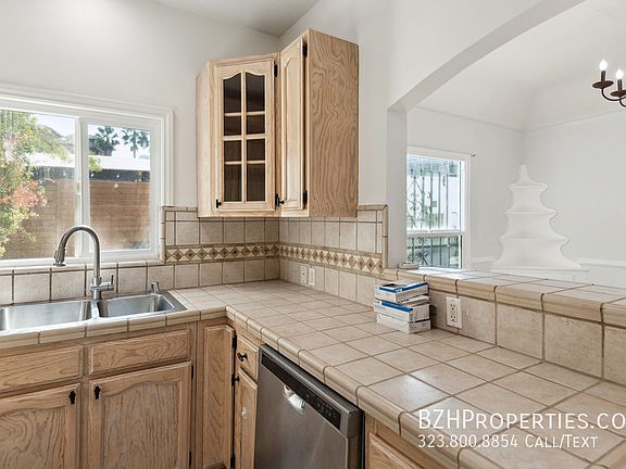 3rd image of 221 S Fuller Ave #221.5