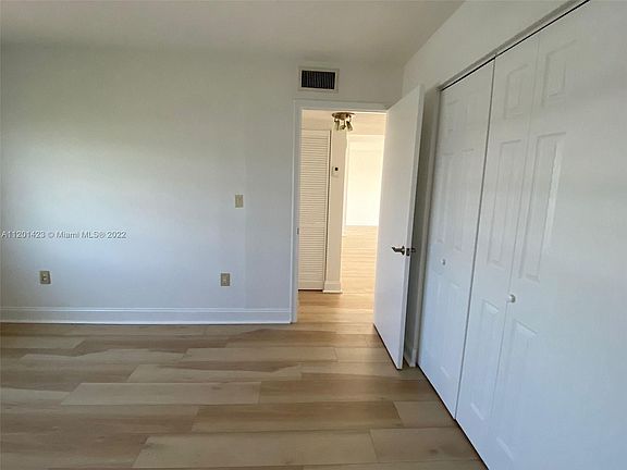 5th image of 7626 Byron Ave #6